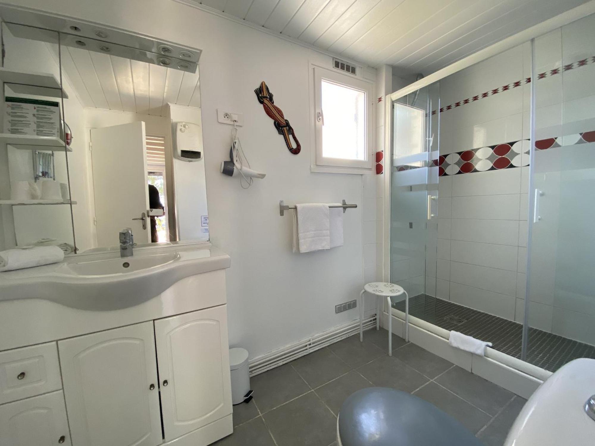 Hotel Des 4 Vents Aigues-Mortes Kamer foto